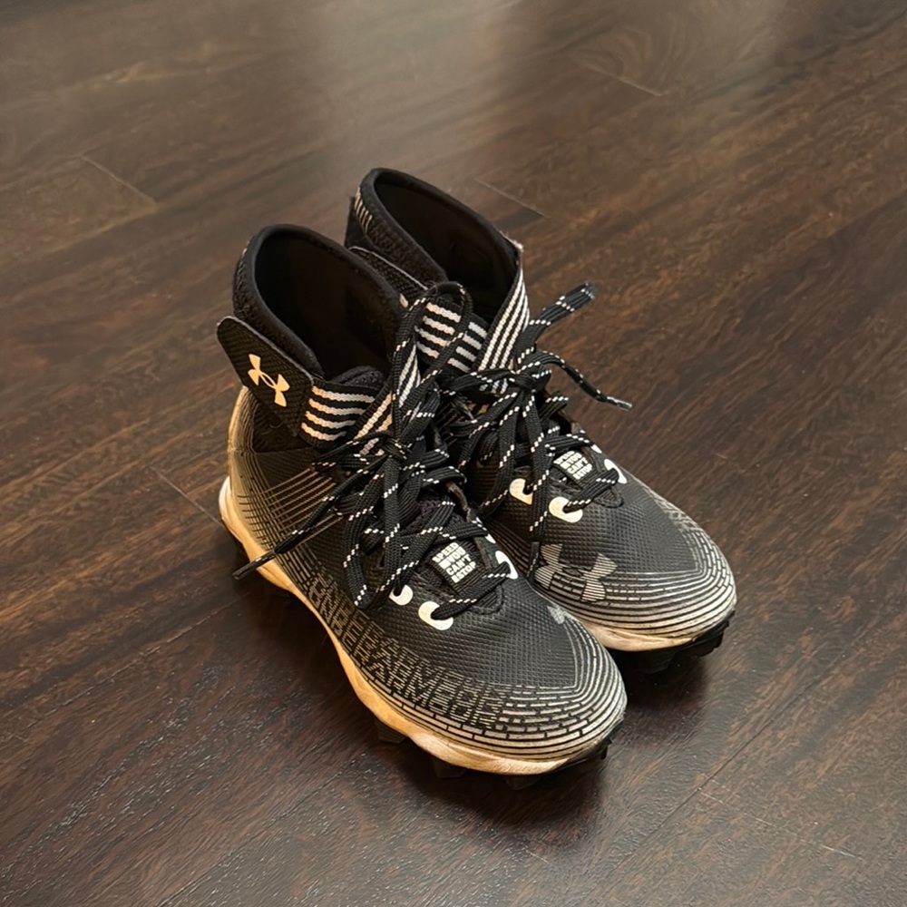 Under Armour Black Football Cleats